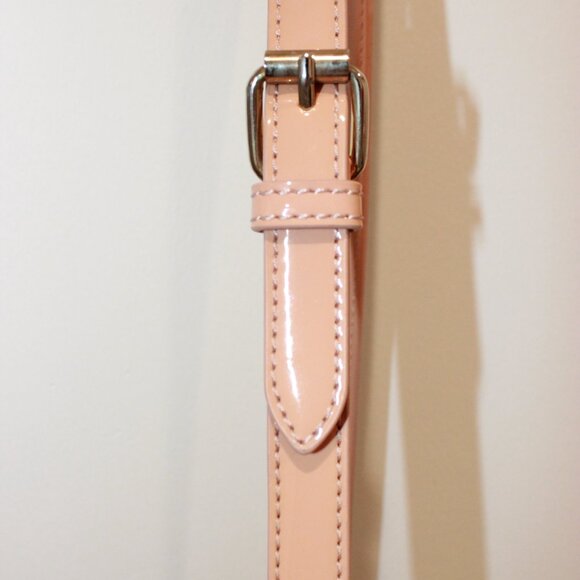 ✨ Lovely Shoulder Strap G by Guess Purse ✨ - Picture 6 of 8
